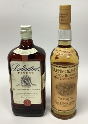 Lot 1420 - Whisky - Ballantine's Finest Blended Scotch...