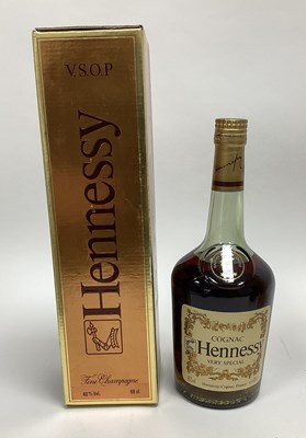 Lot 1422 - Cognac - Hennessy Very Special Cognac, 40% Vol....