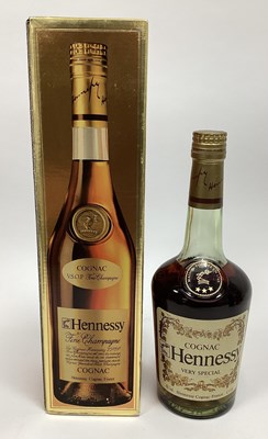 Lot 1421 - Cognac - Hennessy Very Special Cognac, 40% Vol....