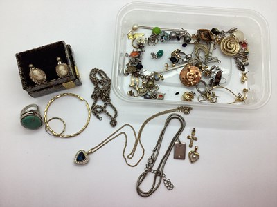 Lot 186 - Assorted Costume Jewellery, including chunky...