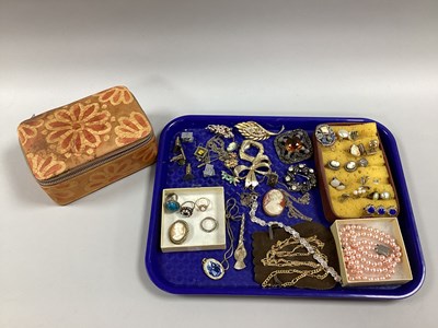Lot 87 - A Mixed Lot of Assorted Costume Jewellery,...