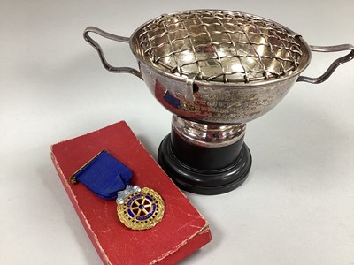 Lot 105 - A 9ct Gold and Enamel Sheffield Rotary Club...