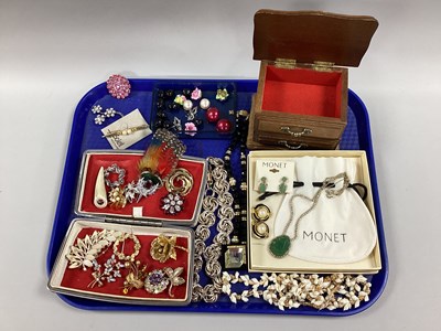 Lot 84 - A Collection of Costume Jewellery, including...