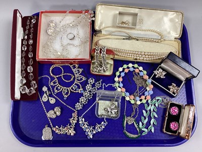Lot 89 - A Collection of Costume Jewellery, including...