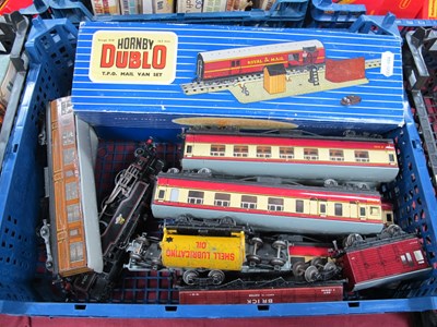 Lot 523 - A Hornby Dublo 'OO' Gauge/4mm Unboxed Three...