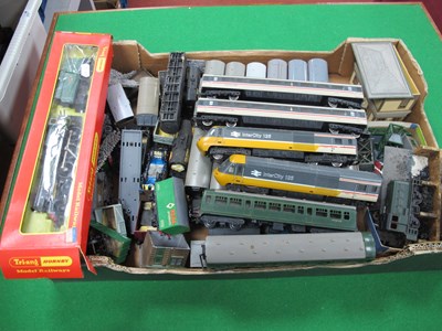 Lot 379 - A Quantity of 'OO'Gauge/4mm Triang/Hornby...