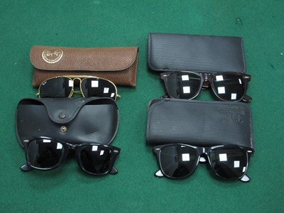 Lot 1315 - Ray-Ban Sunglasses in Ray-Ban Cases. (4) [439367]