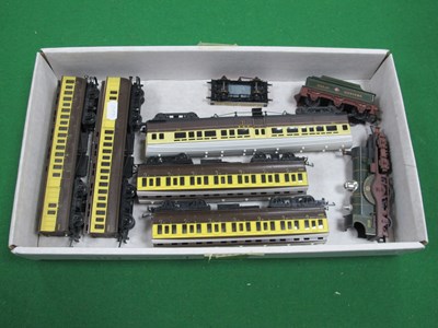 Lot 599 - A Triang 'OO' Gauge Unboxed Class 3031 "Dean...