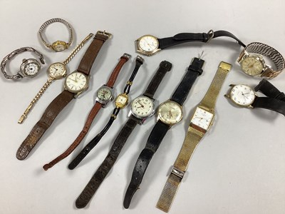 Lot 17 - A Decorative Vintage Ladies Wristwatch, the...