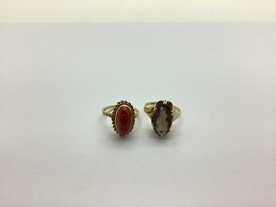 Lot 221 - A 9ct Gold Dress Ring, oval cabochon set,...