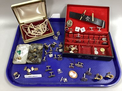 Lot 97 - A Collection of Assorted Cufflinks, including...