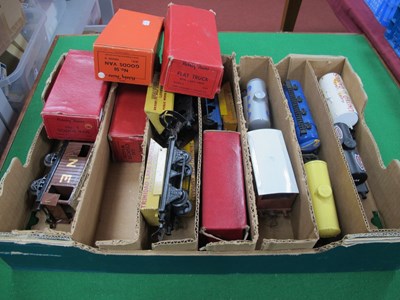 Lot 375 - Eighteen O Gauge/7mm Items of Rolling Stock by...