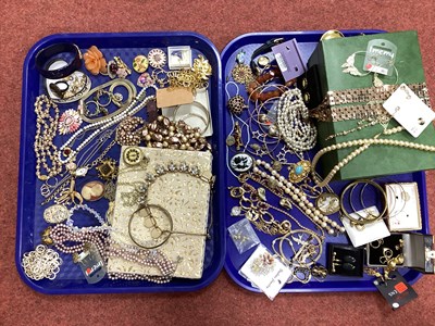 Lot 35 - An Assortment of Costume Jewellery, to include...