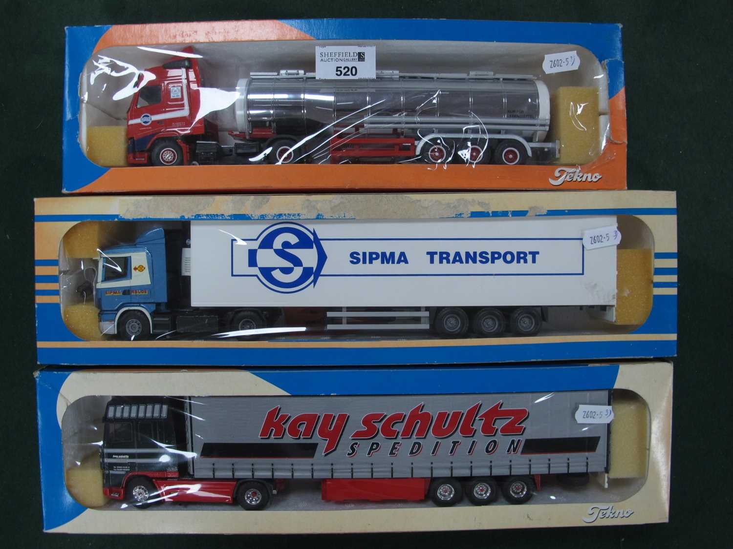 Lot 520 - Three 1:50th scale diecast model commercial...