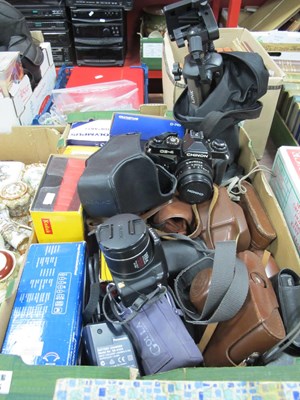 Lot 1115 - Panasonic DMC-FZ18 Camera, Olympus D-745...