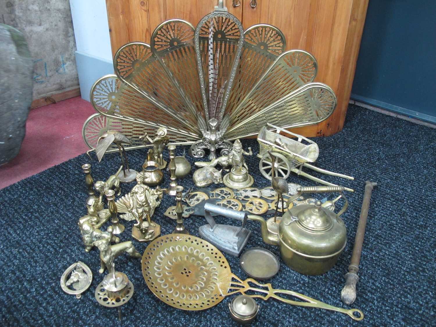 Lot 1001 - Brass Kettle, brass horse brasses, brass...