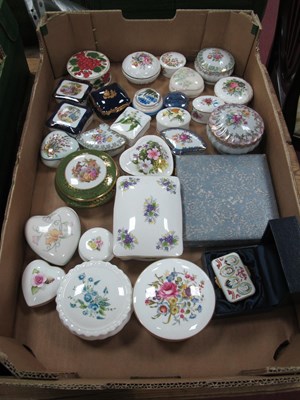 Lot 1166 - Ceramic trinket boxes to include Aynsley,...
