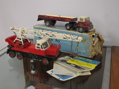 Lot 640 - A Spot-On Jones crane fair unboxed, plus a...