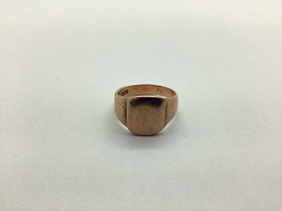 Lot 226 - A Signet Style Ring, stamped "9ct"(?) worn...