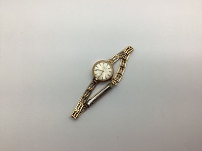 Lot 154 - Avia; A 9ct Gold Cased Ladies Wristwatch, to a...