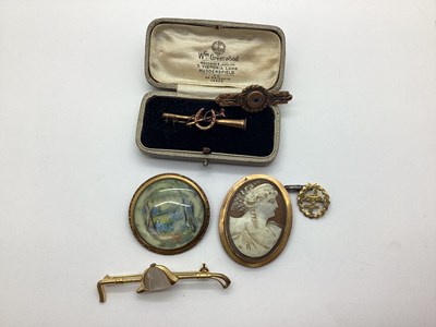 Lot 201 - An Oval Shell Carved Cameo Brooch, a jockey...