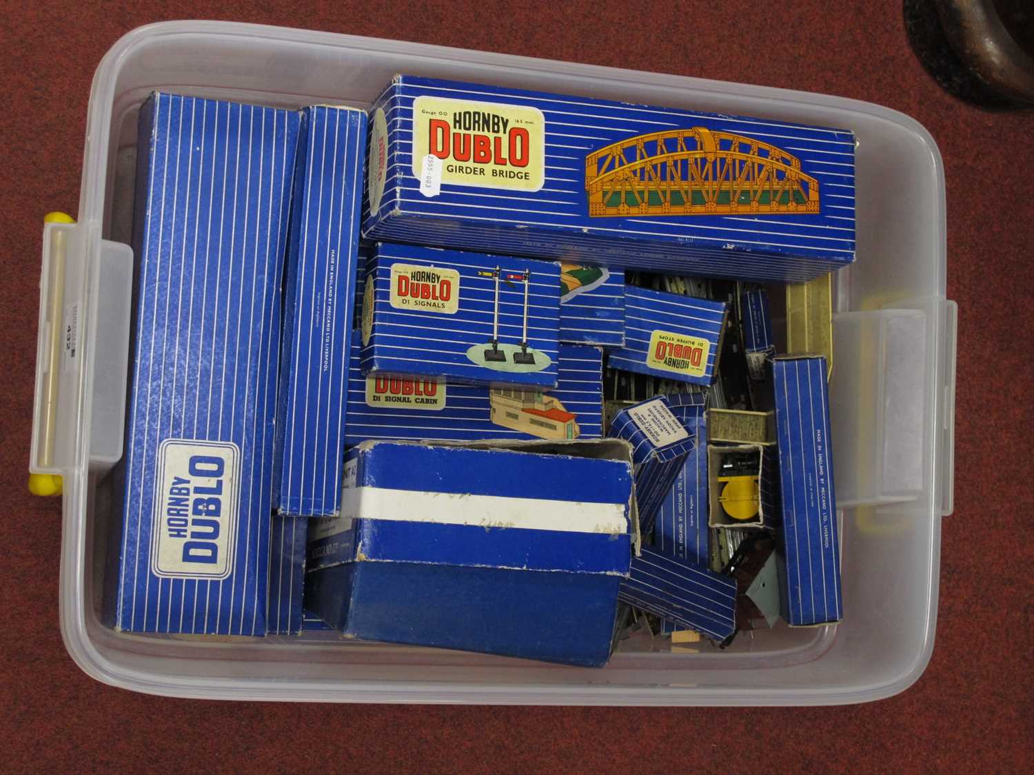 Lot 432 - Seven Hornby Dublo "OO" Gauge/4mm Boxed D1...