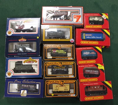 Lot 483 - Fourteen "OO" Gauge/4mm Boxed Items of Rolling...
