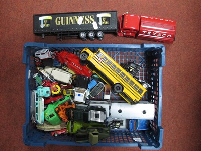 Lot 366 - A quantity of diecast and plastic model...