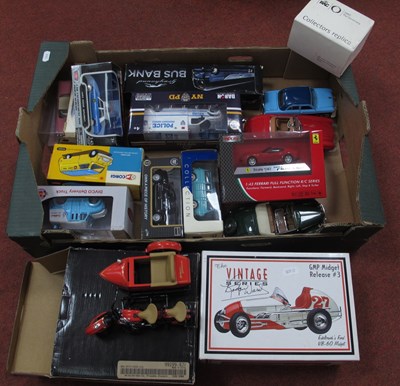 Lot 307 - A quantity of boxed and unboxed diecast model...